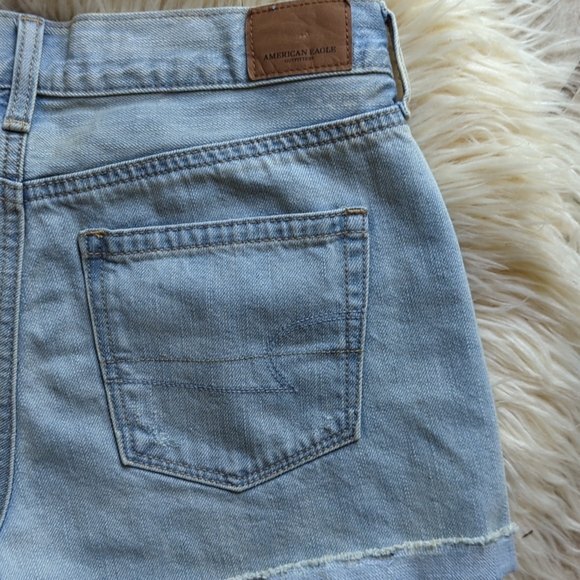 NWT FRAYED Light Wash American Eagle High Wasted Jean Shorts 4 Embroidered - Picture 5 of 6